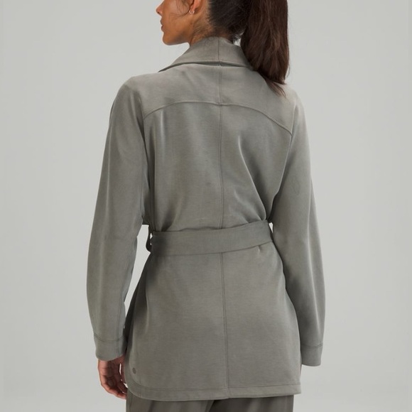 Lululemon Softstreme Belted Wrap Jacket Size M/L - Picture 7 of 8
